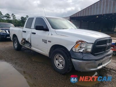Czwarte zdjęcie samochodu z boku: 2019 RAM 1500 CLASSIC TRADESMAN VIN:1C6RR6FT4KS724077 - miniatura
