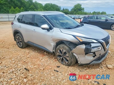 Czwarte zdjęcie samochodu z boku: 2021 NISSAN ROGUE SV VIN:5N1AT3BA3MC755324 - miniatura