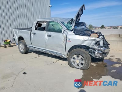 Czwarte zdjęcie samochodu z boku: 2026 RAM 2500 BIG HORN VIN:3C6UR5DL6TG274075 - miniatura