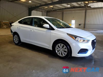 Czwarte zdjęcie samochodu z boku: 2020 HYUNDAI ACCENT SE VIN:3KPC24A62LE100579 - miniatura