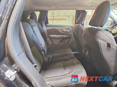 Zdjęcie 11 z 13 samochodu: 2016 JEEP CHEROKEE LATITUDE VIN:1C4PJMCS4GW175441 - miniatura