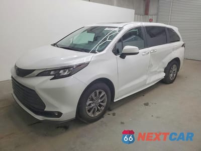 2025 TOYOTA SIENNA XLE 8-PASSENGER 5TDYRKEC1SS262276 - główne zdjęcie licytacji z USA - miniatura
