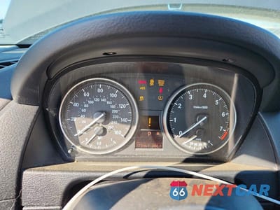 Zdjęcie 9 z 12 samochodu: 2015 BMW X1 SDRIVE28I VIN:WBAVM1C51FVW56952 - miniatura