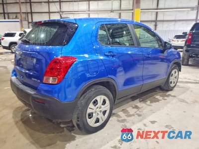 Trzecie zdjęcie samochodu z tyłu: 2016 CHEVROLET TRAX LS VIN:KL7CJKSB0GB574646 - miniatura