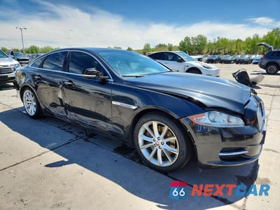 Czwarte zdjęcie samochodu z boku: 2015 JAGUAR XJ VIN:SAJWJ1CD6F8V77865 - miniatura