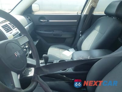 Zdjęcie 8 z 11 samochodu: 2008 DODGE CHARGER VIN:2B3KA43G98H228450 - miniatura