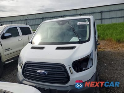 Piąte zdjęcie samochodu w środku: 2017 FORD TRANSIT 150 DELIVERY VAN VIN:1FTYE1ZM3HKA91491 - miniatura