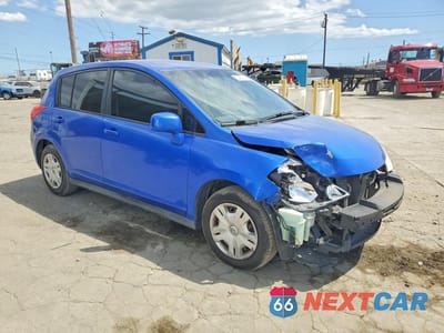 Czwarte zdjęcie samochodu z boku: 2012 NISSAN VERSA 1.8 S VIN:3N1BC1CP6CK816032 - miniatura