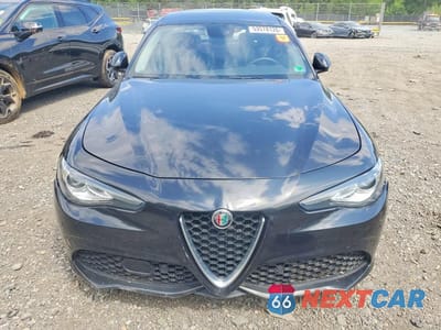 Piąte zdjęcie samochodu w środku: 2018 ALFA ROMEO GIULIA Q4 VIN:ZARFAEDN9J7594502 - miniatura