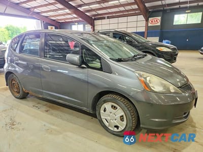Czwarte zdjęcie samochodu z boku: 2013 HONDA FIT VIN:JHMGE8G36DC042335 - miniatura