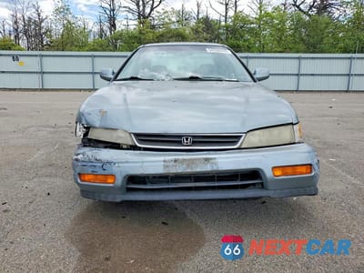 Piąte zdjęcie samochodu w środku: 1995 HONDA ACCORD EX VIN:1HGCE6666SA024380 - miniatura