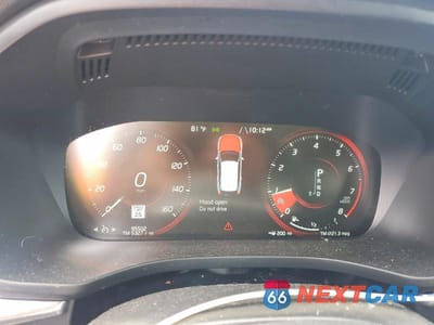 Zdjęcie 9 z 13 samochodu: 2018 VOLVO XC60 T5 VIN:LYV102RK0JB077329 - miniatura