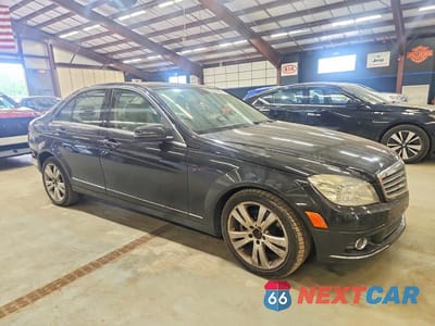 Czwarte zdjęcie samochodu z boku: 2011 MERCEDES-BENZ C 300 4MATIC VIN:WDDGF8BB5BR139653 - miniatura