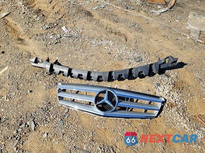 Zdjęcie 12 z 13 samochodu: 2013 MERCEDES-BENZ C 250 VIN:WDDGF4HB3DA848762 - miniatura