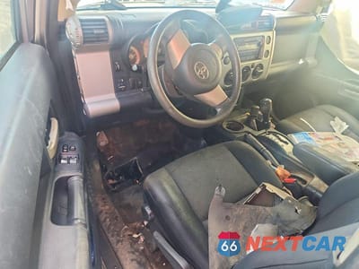 Zdjęcie 8 z 12 samochodu: 2010 TOYOTA FJ CRUISER BASE VIN:JTEBU4BF0AK071786 - miniatura
