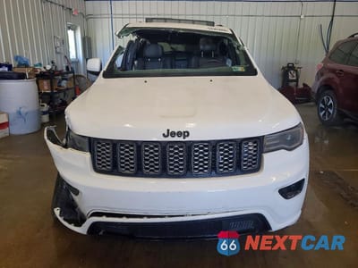 Piąte zdjęcie samochodu w środku: 2022 JEEP GRAND CHEROKEE LAREDO E VIN:1C4RJFAG6NC114190 - miniatura