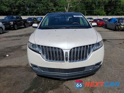 Piąte zdjęcie samochodu w środku: 2015 LINCOLN MKX VIN:2LMDJ8JK8FBL24608 - miniatura