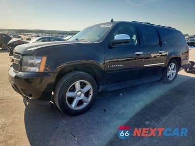 2011 CHEVROLET SUBURBAN C1500 LTZ 1GNSCKE06BR390872 - główne zdjęcie licytacji z USA - miniatura