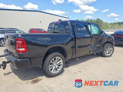 Trzecie zdjęcie samochodu z tyłu: 2024 RAM 1500 LARAMIE VIN:1C6SRFJT6RN116188 - miniatura