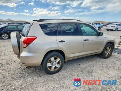 Trzecie zdjęcie samochodu z tyłu: 2008 TOYOTA RAV4 BASE VIN:JTMBD33VX85138391 - miniatura
