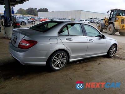 Trzecie zdjęcie samochodu z tyłu: 2014 MERCEDES-BENZ C 250 VIN:WDDGF4HB5EA964529 - miniatura