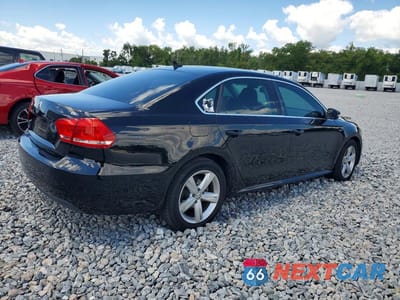 Trzecie zdjęcie samochodu z tyłu: 2015 VOLKSWAGEN PASSAT S VIN:1VWAT7A30FC097623 - miniatura