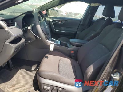 Zdjęcie 7 z 13 samochodu: 2025 TOYOTA RAV4 SE VIN:JTM16RFV5SJ077177 - miniatura