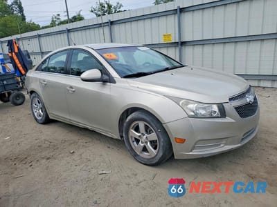 Czwarte zdjęcie samochodu z boku: 2014 CHEVROLET CRUZE LT VIN:1G1PC5SB0E7190536 - miniatura