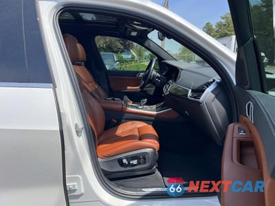 Piąte zdjęcie samochodu w środku: 2022 BMW X5 XDRIVE45E VIN:5UXTA6C03N9J62196 - miniatura