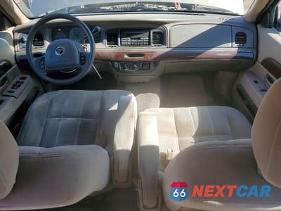 Zdjęcie 8 z 12 samochodu: 2003 MERCURY GRAND MARQUIS GS VIN:2MEFM74W23X636378 - miniatura