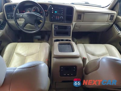 Zdjęcie 8 z 13 samochodu: 2003 CHEVROLET SUBURBAN K1500 VIN:3GNFK16Z43G163130 - miniatura