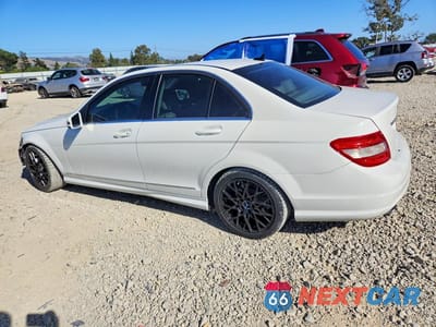 Drugie zdjęcie samochodu z przodu: 2010 MERCEDES-BENZ C 300 VIN:WDDGF5EB6AR119226 - miniatura
