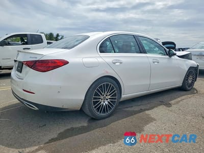 Trzecie zdjęcie samochodu z tyłu: 2022 MERCEDES-BENZ C 300 4MATIC VIN:W1KAF4HB8NR049536 - miniatura