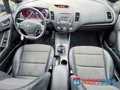 Zdjęcie 8 z 12 samochodu: 2016 KIA FORTE SX VIN:KNAFZ5A34G5546865 - miniatura