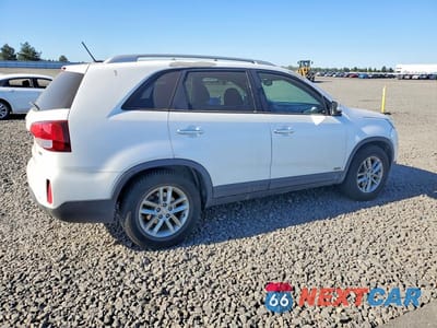 Trzecie zdjęcie samochodu z tyłu: 2014 KIA SORENTO LX VIN:5XYKTCA67EG465218 - miniatura