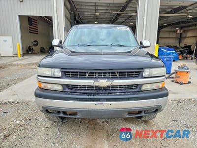 Piąte zdjęcie samochodu w środku: 2000 CHEVROLET SILVERADO K1500 VIN:2GCEK19T7Y1383390 - miniatura