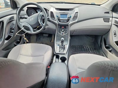 Zdjęcie 8 z 12 samochodu: 2016 HYUNDAI ELANTRA VIN:5NPDH4AE5GH654503 - miniatura