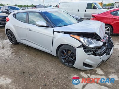 Czwarte zdjęcie samochodu z boku: 2016 HYUNDAI VELOSTER BASE VIN:KMHTC6AD9GU271291 - miniatura