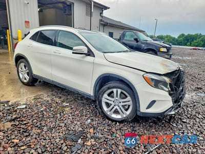Czwarte zdjęcie samochodu z boku: 2015 MERCEDES-BENZ GLA 250 4MATIC VIN:WDCTG4GB4FJ170785 - miniatura