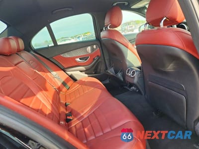 Zdjęcie 10 z 12 samochodu: 2015 MERCEDES-BENZ C 400 4MATIC VIN:55SWF6GB6FU032379 - miniatura