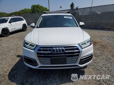 Piąte zdjęcie samochodu w środku: 2019 AUDI Q5 PREMIUM PLUS VIN:WA1BNAFY6K2051341 - miniatura