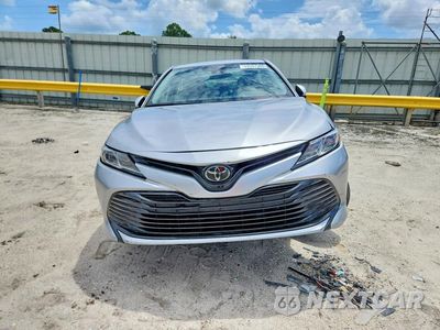 Piąte zdjęcie samochodu w środku: 2019 TOYOTA CAMRY LE VIN:4T1B11HK3KU795201 - miniatura