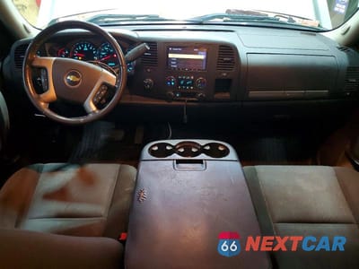 Zdjęcie 8 z 12 samochodu: 2011 CHEVROLET SILVERADO K1500 LT VIN:3GCPKSE32BG296385 - miniatura