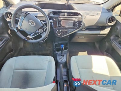 Zdjęcie 8 z 12 samochodu: 2018 TOYOTA PRIUS C ONE VIN:JTDKDTB35J1610431 - miniatura