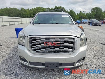 Piąte zdjęcie samochodu w środku: 2020 GMC YUKON XL DENALI VIN:1GKS1HKJ3LR170240 - miniatura