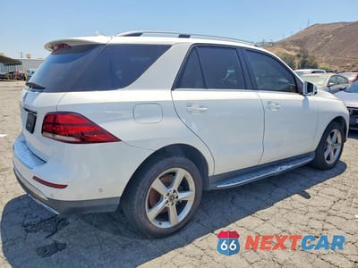 Trzecie zdjęcie samochodu z tyłu: 2017 MERCEDES-BENZ GLE 350 VIN:4JGDA5JB3HA957221 - miniatura