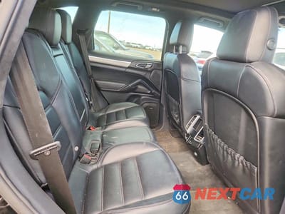 Zdjęcie 11 z 14 samochodu: 2012 PORSCHE CAYENNE TURBO VIN:WP1AC2A26CLA83085 - miniatura