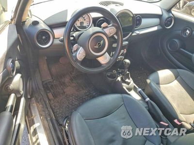 Zdjęcie 8 z 13 samochodu: 2009 MINI COOPER VIN:WMWMF33519TW72988 - miniatura