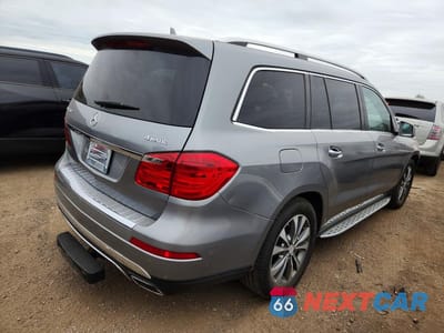 Trzecie zdjęcie samochodu z tyłu: 2015 MERCEDES-BENZ GL 450 4MATIC VIN:4JGDF6EE6FA486030 - miniatura