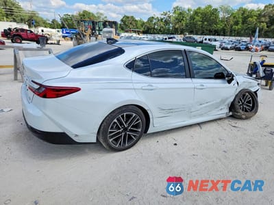 Trzecie zdjęcie samochodu z tyłu: 2025 TOYOTA CAMRY XLE VIN:4T1DAACK7SU631501 - miniatura
